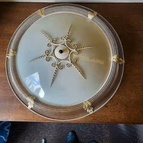 Oude plafonniere, Ophalen