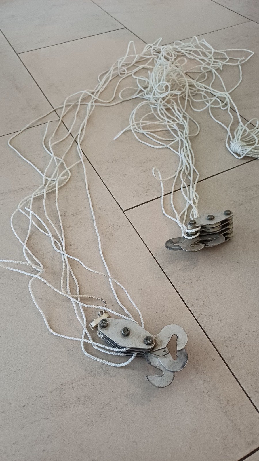 2 Katrollen met ca. 5 meter nylon draad, Doe-het-zelf en Verbouw, Lieren en Takels, Gebruikt, Ophalen of Verzenden