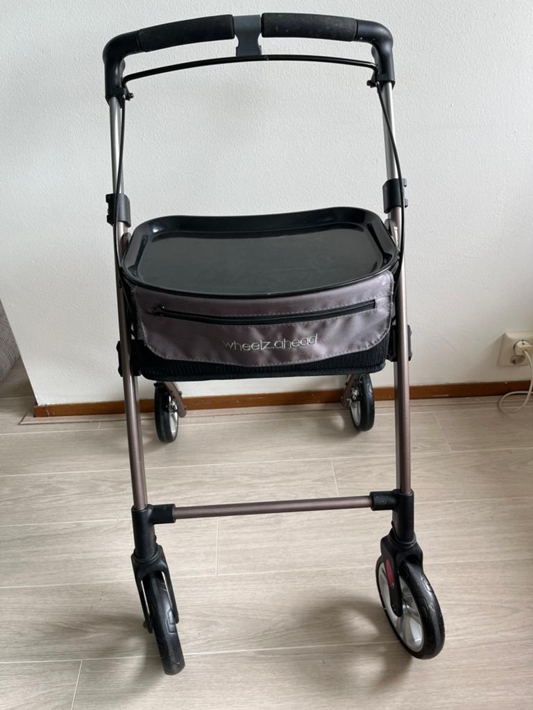 Wheelz ahead indoor rollator, Ophalen