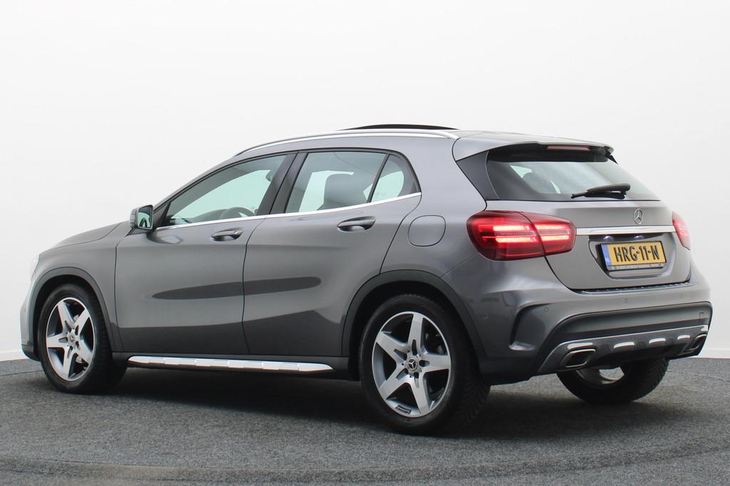 Mercedes-Benz GLA 200 Premium Plus AMG Panoramadak, Navigati, Gebruikt, 715 kg, Leder en Stof, 1595 cc