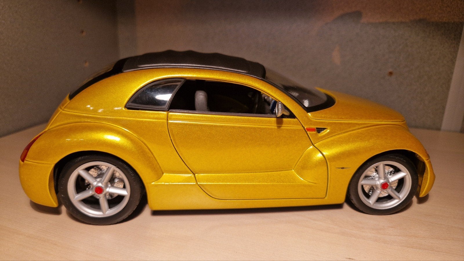 Maisto Chrysler Pronto Cruiser Schaalmodel Goud, Ophalen of Verzenden