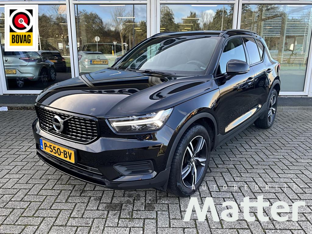 Volvo XC40 1.5 T2 R-Design Camera, Auto's, Gebruikt, Automatische klimaatregeling, Leder en Stof, Zwart
