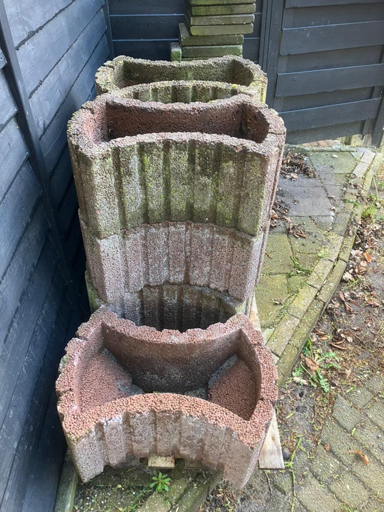 Gratis 7 stapelbare plantenbakken, Tuin en Terras, Ophalen, Kunststof, Minder dan 30 cm, Rond