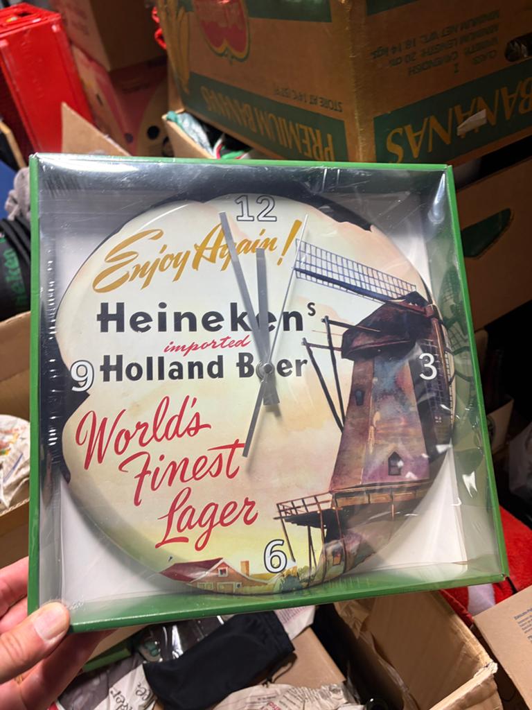 Originele Heineken klok nieuw in verpakking, Huis en Inrichting, Woonaccessoires | Klokken, Ophalen, Zo goed als nieuw, Wandklok