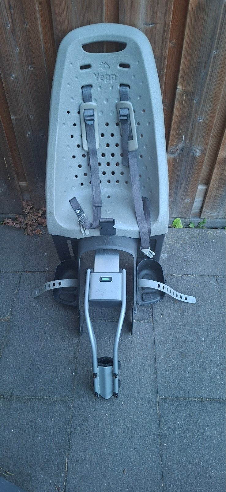 Thule yepp maxi achterzitje met zadelbuis bevestiging, Fietsen en Brommers, Fietsaccessoires | Fietsstoeltjes, Ophalen, Gebruikt