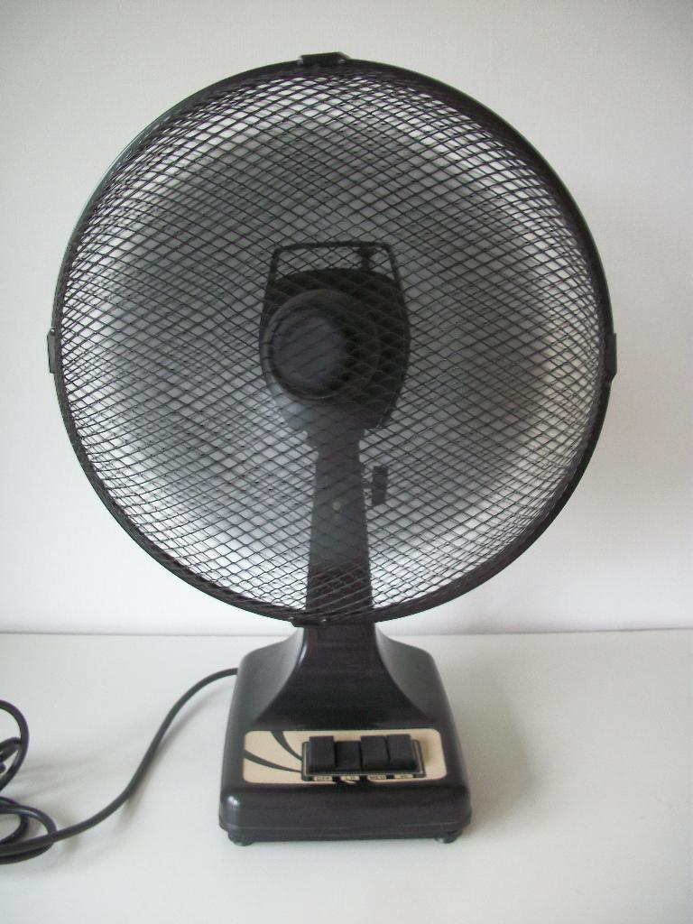 Ventilator Zwart met extra lang snoer 5 m - Tafelventilator, Ophalen, Gebruikt, Tafelventilator