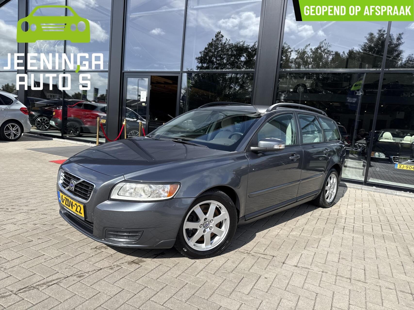 Volvo V50 2.0D Momentum|Airco|Trekhaak|Automaat, Auto's, Gebruikt, 4 cilinders, 700 kg, Diesel