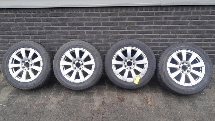 Sportvelgenset + winterbanden van een Mercedes E-Klasse, Auto-onderdelen, Banden en Velgen, Gebruikt, -, -, Ophalen of Verzenden