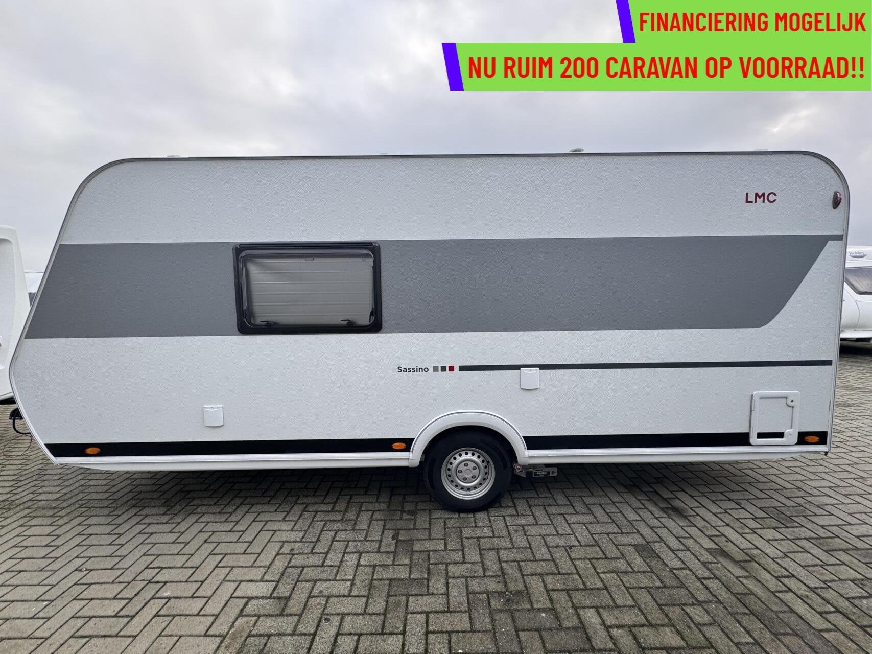 LMC SASSINO 470 FRANSBED + MOVER + CASSETTE LUIFEL + GFK DAK, Caravans en Kamperen, Caravans, Mover, 7 tot 8 meter, Bedrijf, LMC en Münsterland