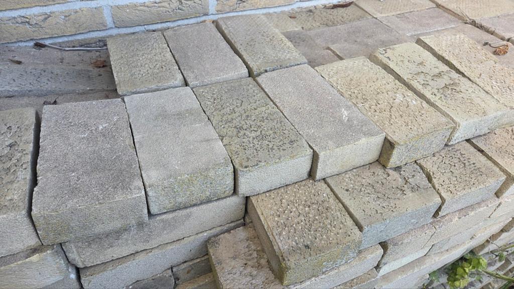 3-4 m2 gele bakstenen, Ophalen, Nieuw, Beton, Klinkers