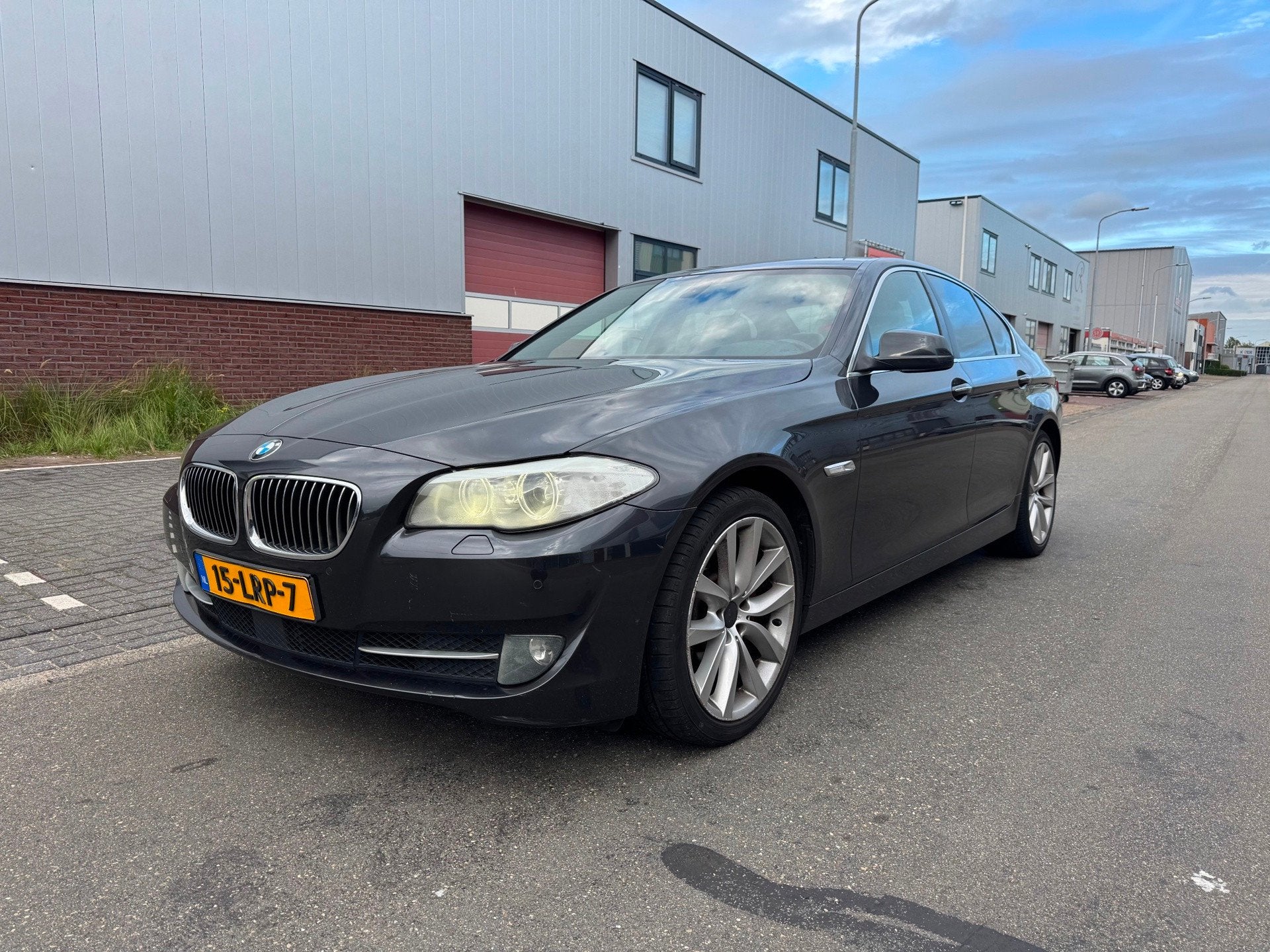 BMW 5-serie 528i Executive / Leder / 6 cilinder, Euro 5, Achterwielaandrijving, Gebruikt, 2000 kg