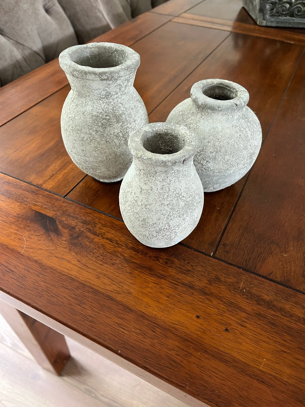 Set van 3 decoratieve vaasjes in rustieke stijl, Nieuw, Ophalen of Verzenden, Grijs, Steen/keramiek