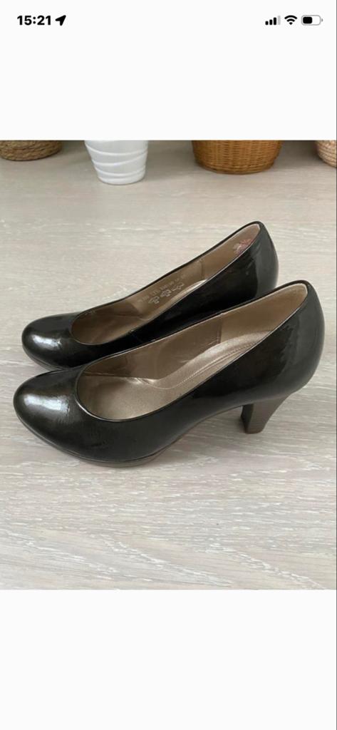 Zwarte lakleren pumps met lage hak, Ophalen of Verzenden, Gedragen, Zwart, Schoenen met lage hakken