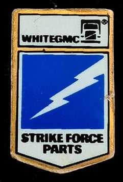 White GMC- Strike Force Parts pin, Verzenden, Nieuw, Transport, Speldje of Pin