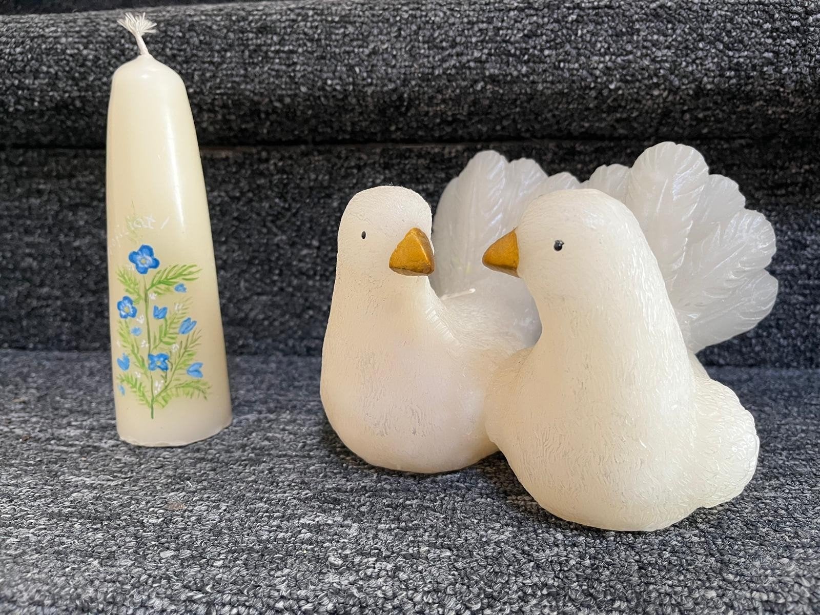 Decoratieve kaarsen: bloemen en duiven, Ophalen of Verzenden, Crème, Kaars, Was