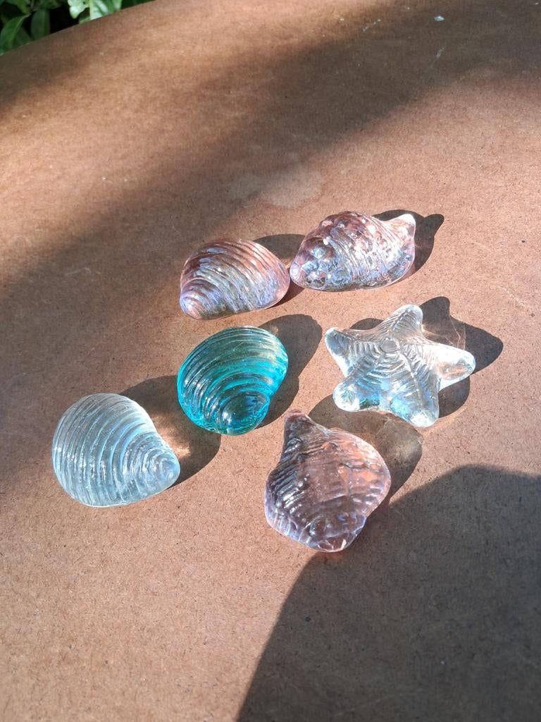 Decoratieve glazen schelpen en zeesterren, Meerkleurig, Mediterraans, Ophalen of Verzenden, Zo goed als nieuw