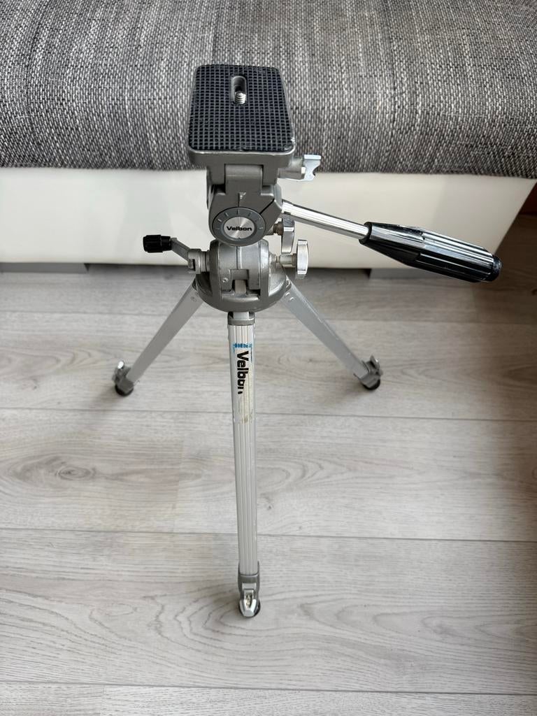 Velbon Fotostatief - 90 cm Hoogte, Verzenden, Zo goed als nieuw, Minder dan 150 cm, Driepoot