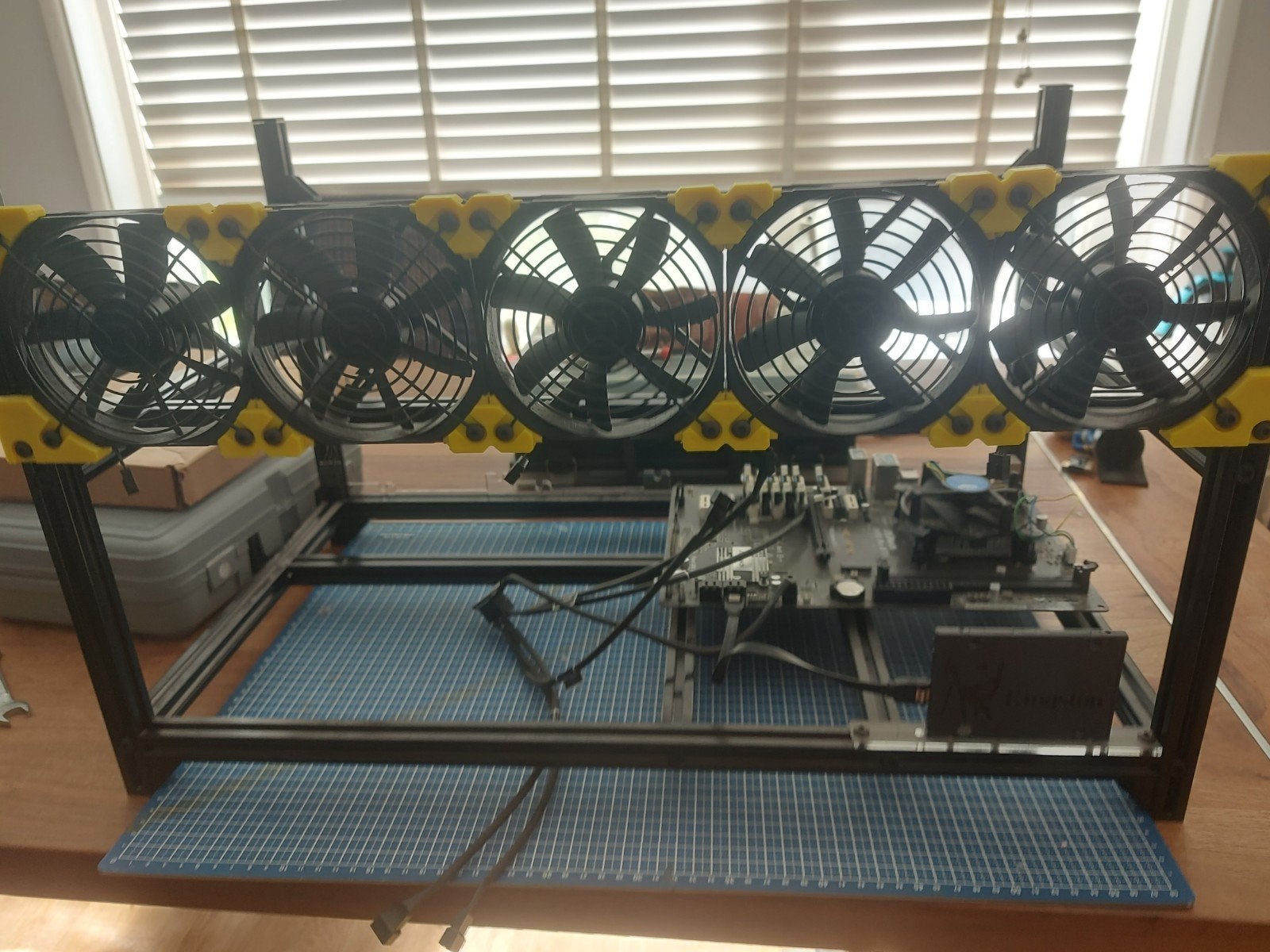 Veddha FS-12 Mining Rig met ASRock H110 Pro BTC+ en CPU, Ophalen of Verzenden, Overige merken, Gebruikt