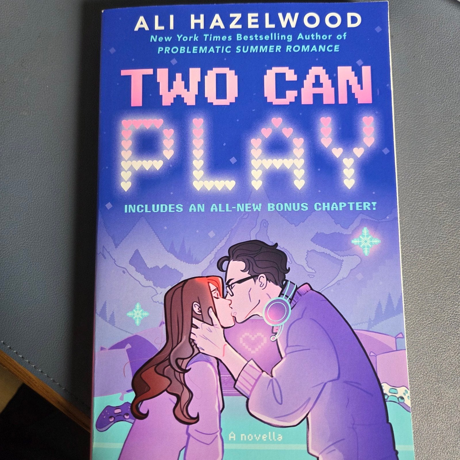 Two Can Play - Ali Hazelwood (Engels), Ophalen of Verzenden, Zo goed als nieuw, Ali Hazelwood, Amerika