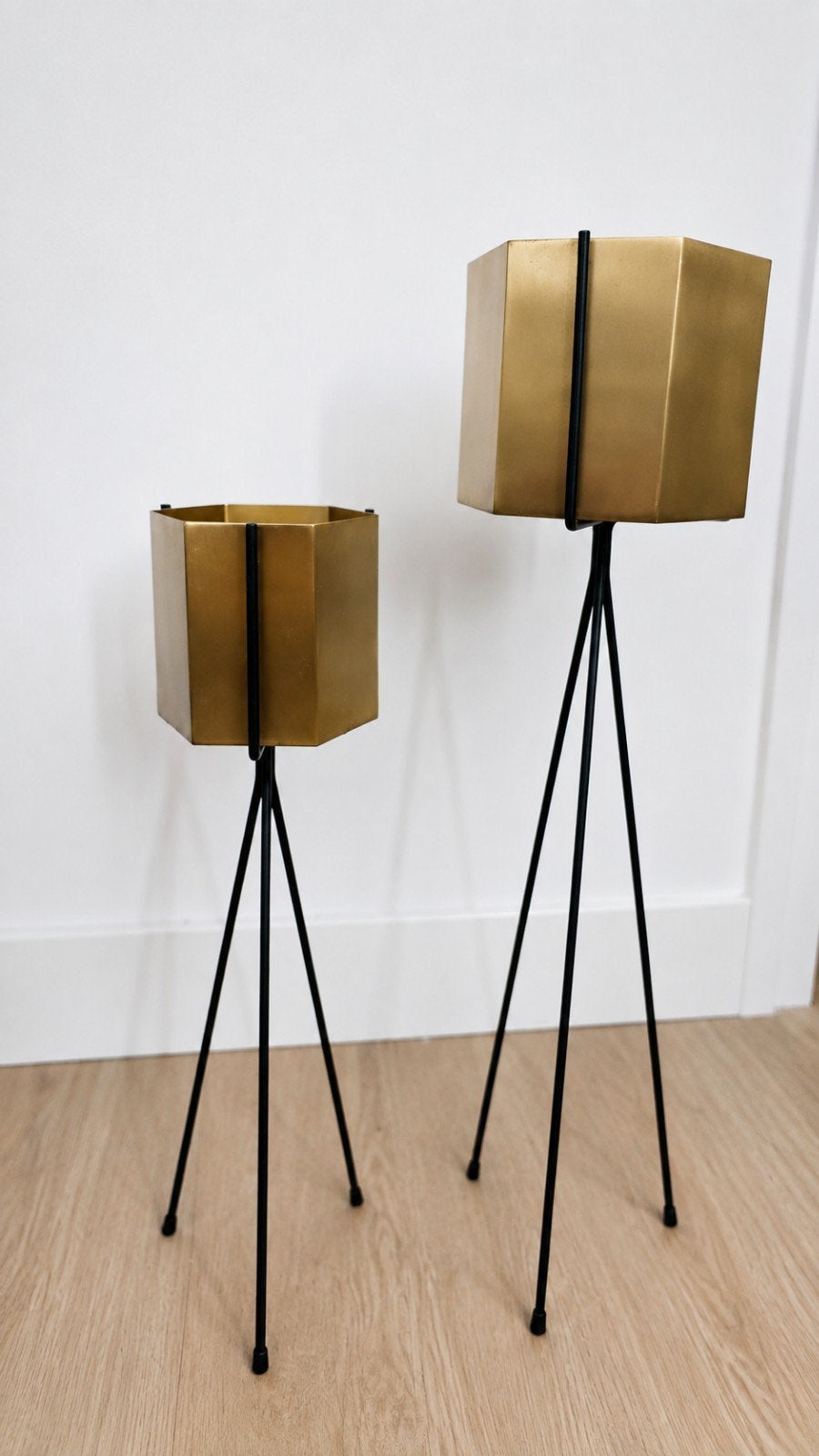 Ferm Living plantenbakken op hoge statieven set van 2, Minder dan 60 cm, Ophalen of Verzenden, Zo goed als nieuw, Metaal