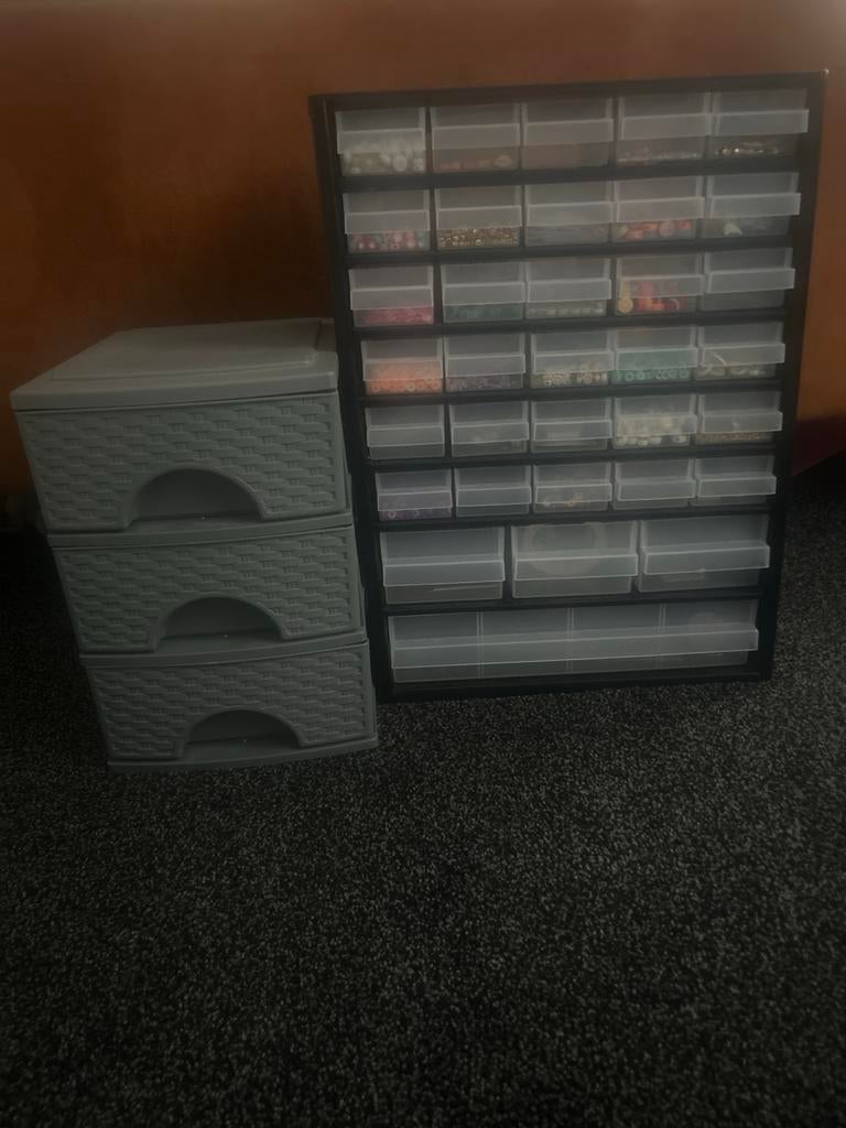 Kralen, zakjes, stickers, touw, en nog veel meer dingen!!!!!, Hobby en Vrije tijd, Kralen en Sieraden maken, Ophalen, Kraal
