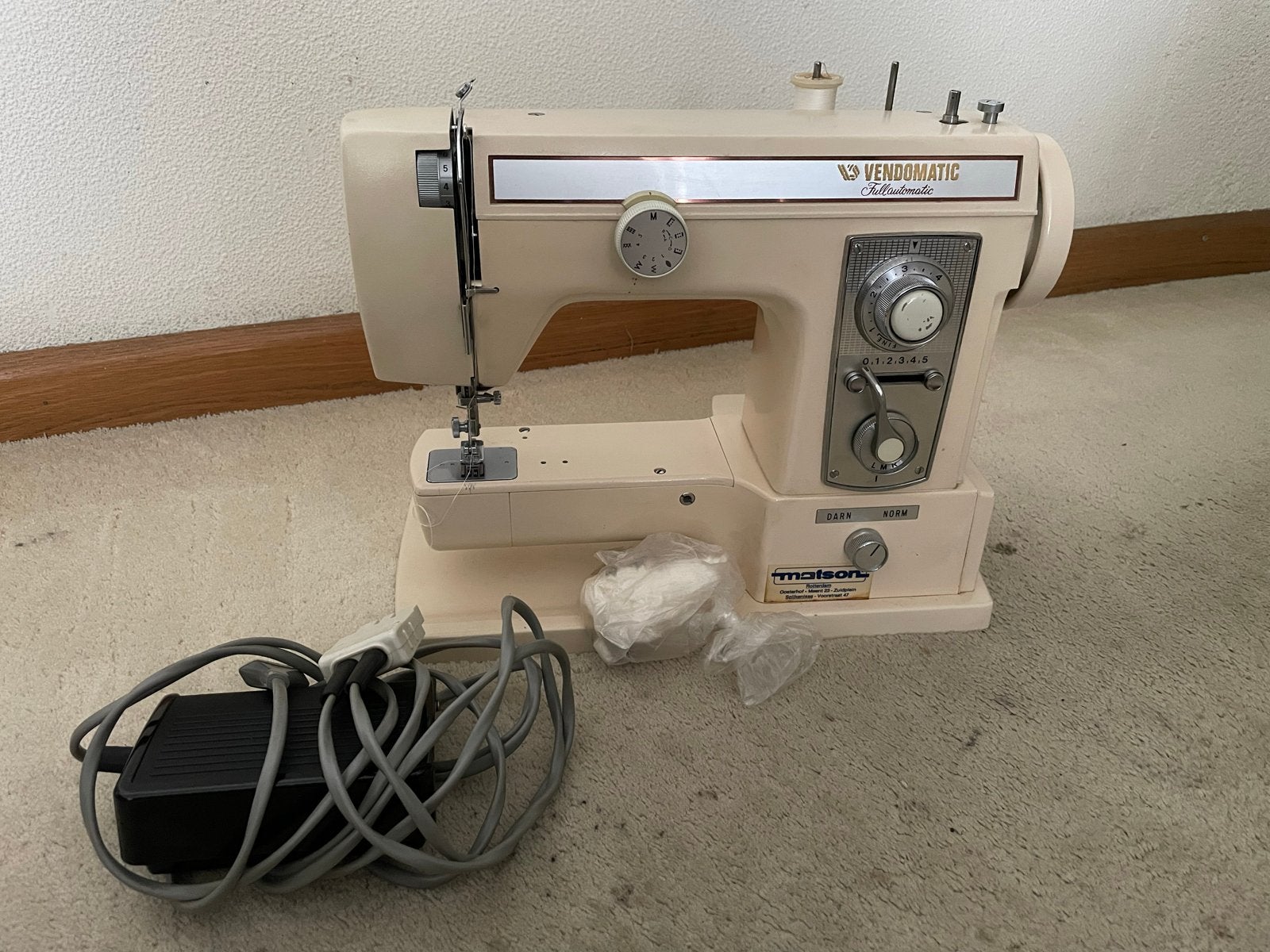Vendomatic Naaimachine Model 7248 - zeer compleet, Ophalen, Gebruikt, Naaimachine, Overige merken
