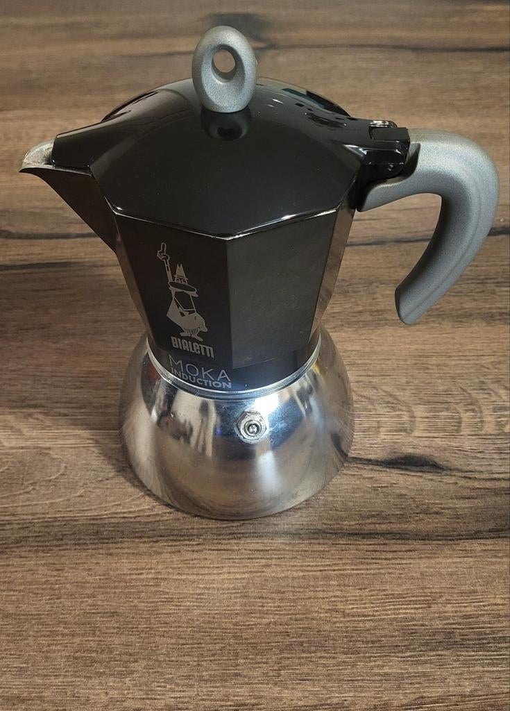 Bialetti moka induction 4-6 kopjes, Ophalen, Overige modellen, Gemalen koffie, Zo goed als nieuw