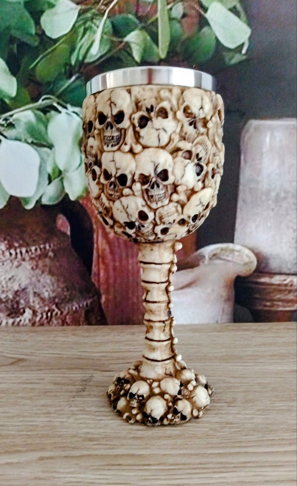 Skull Chalice with Multiple Skulls and Spine Halloween, Ophalen of Verzenden, Nieuw, Fantasy