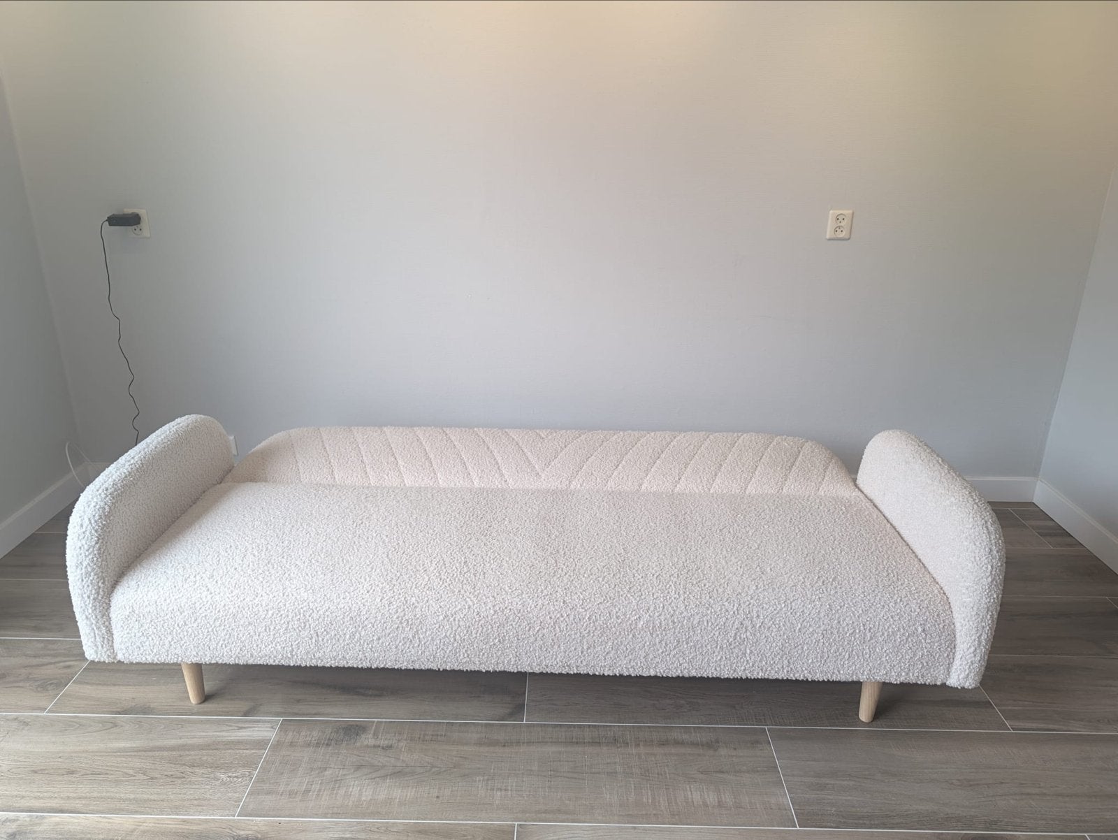 Foto 2 van JYSK PARADIS Sofa Bed – Off-White Teddy / Oak