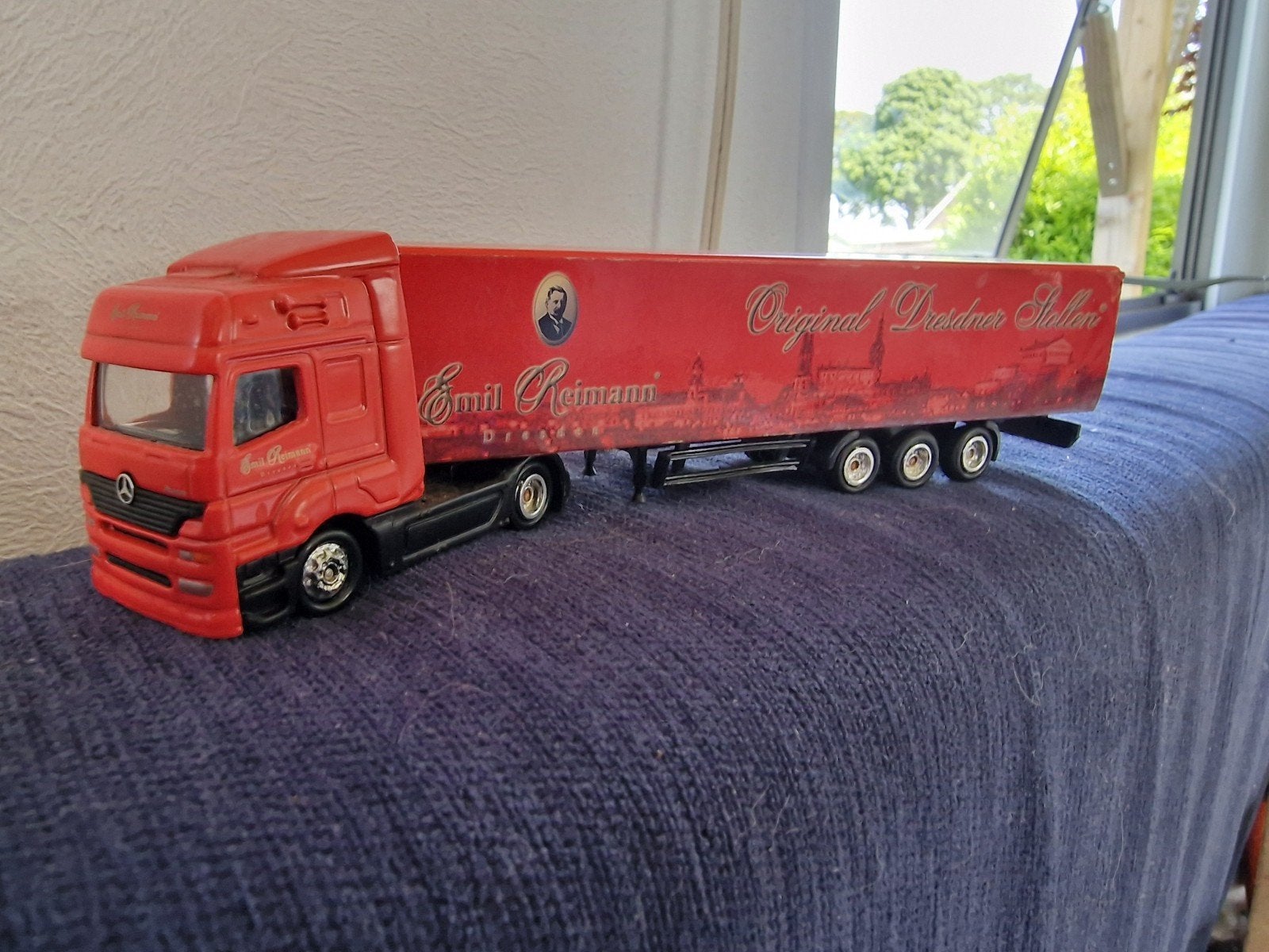 Mercedes-Benz vrachtwagen met trailer - Emil Reimann, Ophalen of Verzenden, Zo goed als nieuw, 1:50 of kleiner, Truck