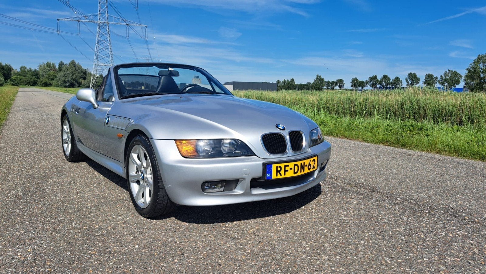 BMW Z3 1.8 Roadster 1997 Grijs, Auto's, Open dak, Achterwielaandrijving, Zwart, 4 cilinders
