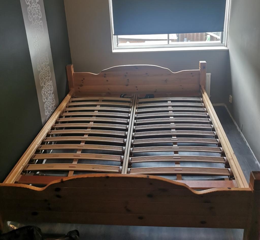 Houten tweepersoonsbed met lattenbodems en matrassen, Ophalen, Gebruikt, Tweepersoons, Bedbodem