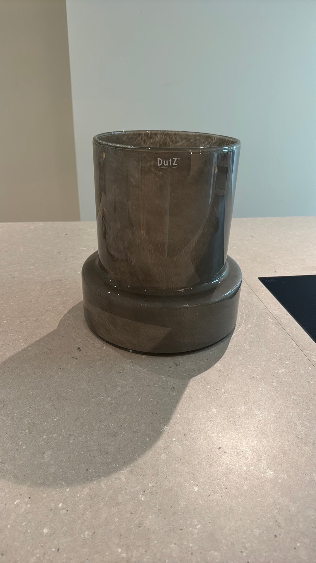 Dutz Vase Sharpo Taupe 2.0 40 cm hoog, Ophalen, Overige materialen, Overige kleuren, Zo goed als nieuw