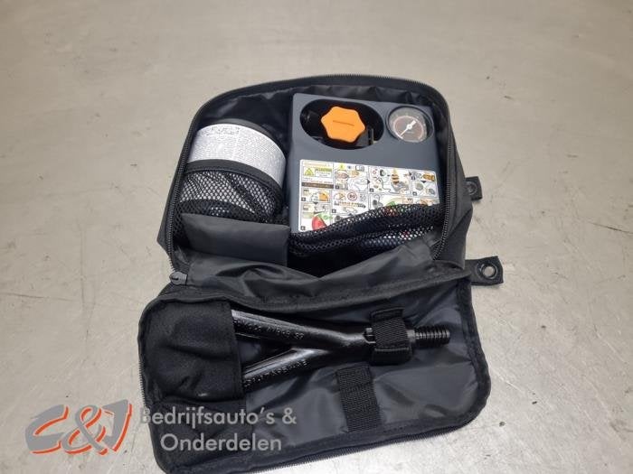 Bandenpomp van een Ford Transit Custom, Gebruikt, -, -, Ophalen of Verzenden
