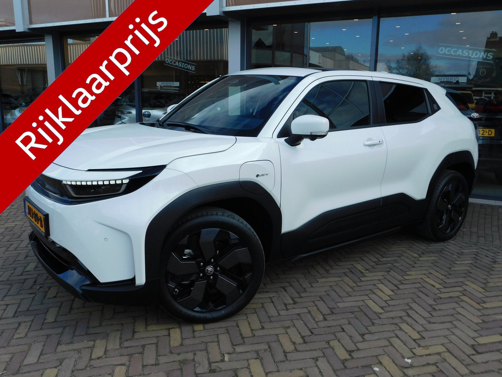 Toyota Urban Cruiser Executive 61 kWh *DEMO-DEAL* (bj 2026), Auto's, Gebruikt, 750 kg, Leder en Stof, Wit