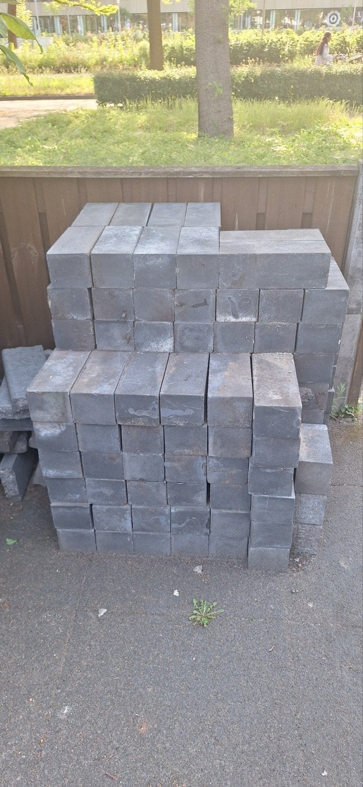 Betontegels 60x60x5 cm en betonklinkers 30x12x10 antraciet, Ophalen