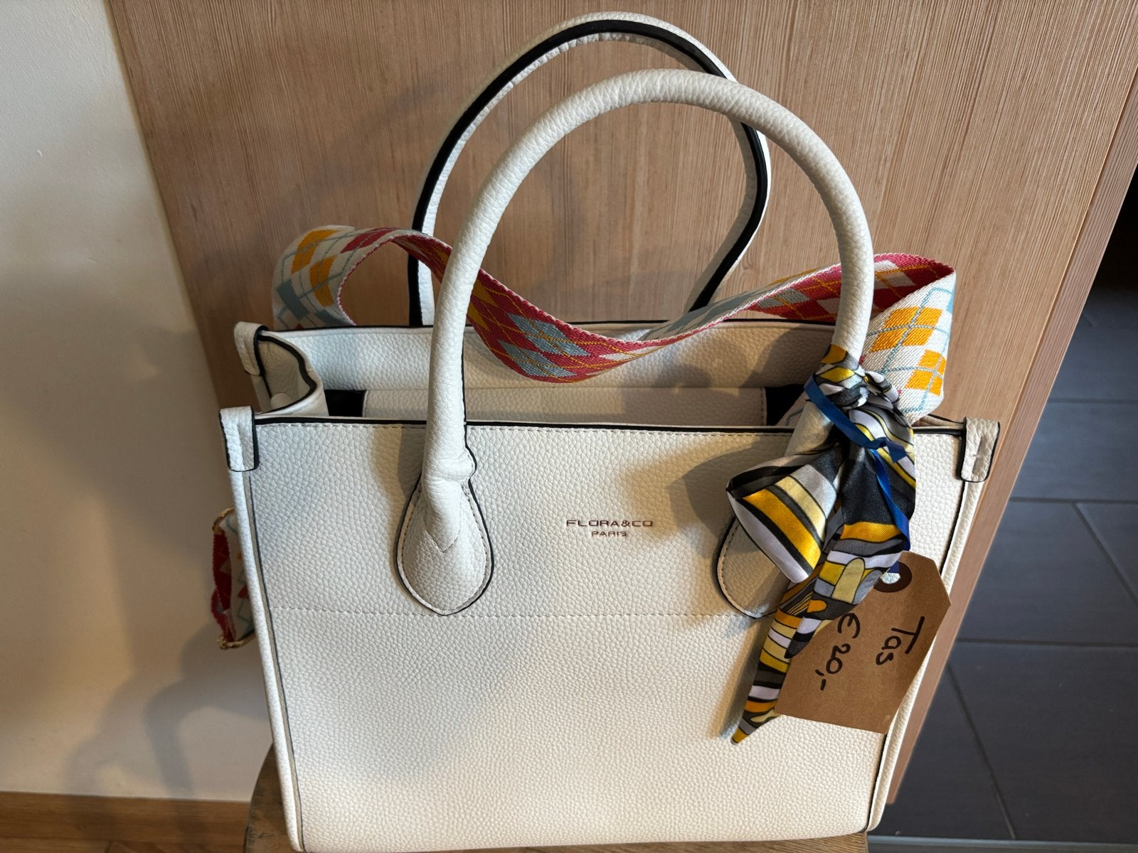 Flora & Co Paris Handtas - Crème met Sjaaltje, Sieraden, Tassen en Uiterlijk, Verzenden, Zo goed als nieuw, Wit, Handtas