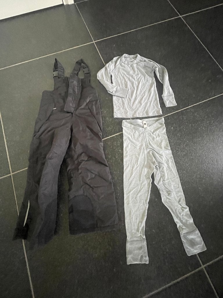 Skibroek zwart - Zeer net!! met thermo ondergoed!, Broek, Jongen of Meisje, Ophalen of Verzenden, Zo goed als nieuw
