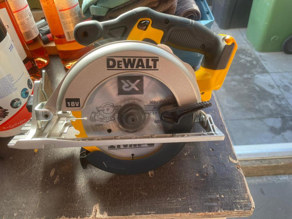 Te koop Dewalt dcs391 body, Cirkelzaag, Verzenden, Zo goed als nieuw, 30 tot 70 mm