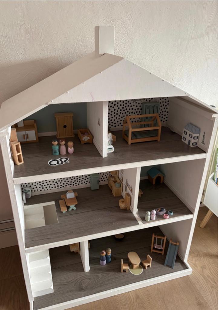 Groot poppenhuis met little dutch inrichting, Kinderen en Baby's, Speelgoed | Poppenhuizen, Ophalen, Zo goed als nieuw, Poppenhuis
