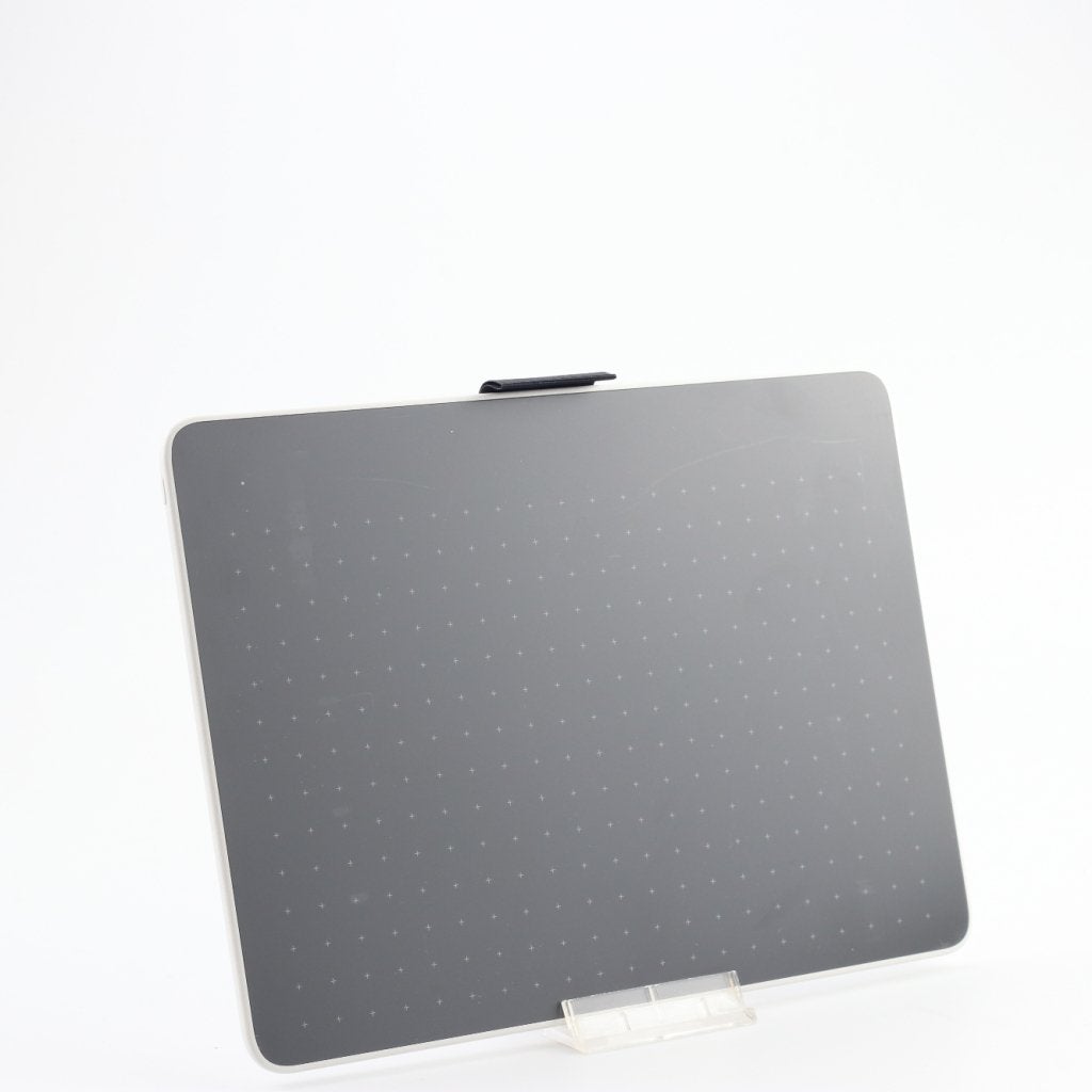 Wacom One Grafische Tablet CTC6110WLW2B, Computers en Software, Tekentablets, Wacom, Zo goed als nieuw, Support@wacom.com, Wacom Co., Ltd.
Sumitomo Fudosan Shinjuku Grand Tower 31F
8-17-1 Nishi-Shinjuku
Shinjuku-ku, Tokyo 160-6131
Japan