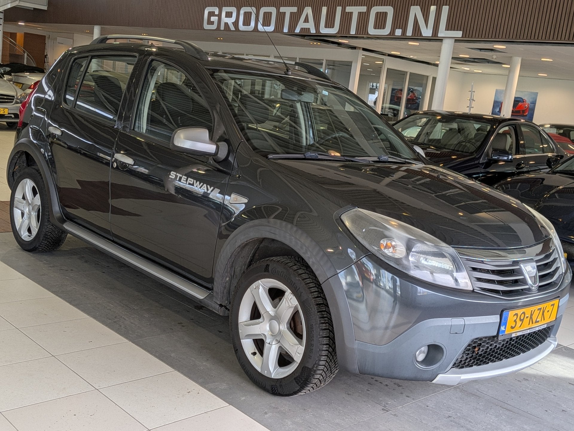 Dacia Sandero 1.6 Stepway Airco, Stuurbekrachtiging, Auto's, Stof, Zwart, 4 cilinders, 1070 kg