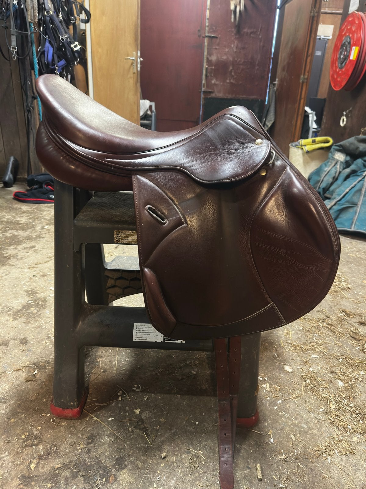 Spring/eventing zadel, 17,5 inch, mediumwijd, Dieren en Toebehoren, Ophalen of Verzenden, Springen