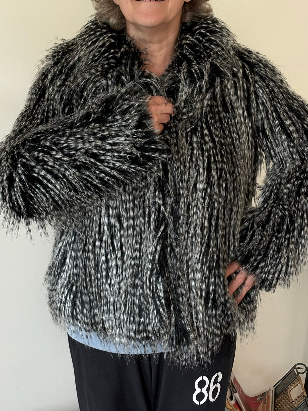 Zwart-witte faux fur jas van Vermilia, Ophalen of Verzenden, Zo goed als nieuw, Maat 38/40 (M), Zwart