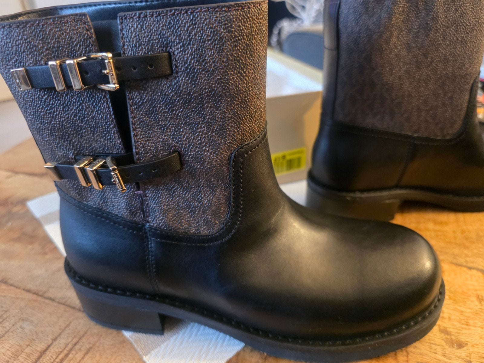 Michael Kors Darrington Flat Bootie - Nieuw, Michael Kors, Zwart, Lage of Enkellaarzen, Nieuw