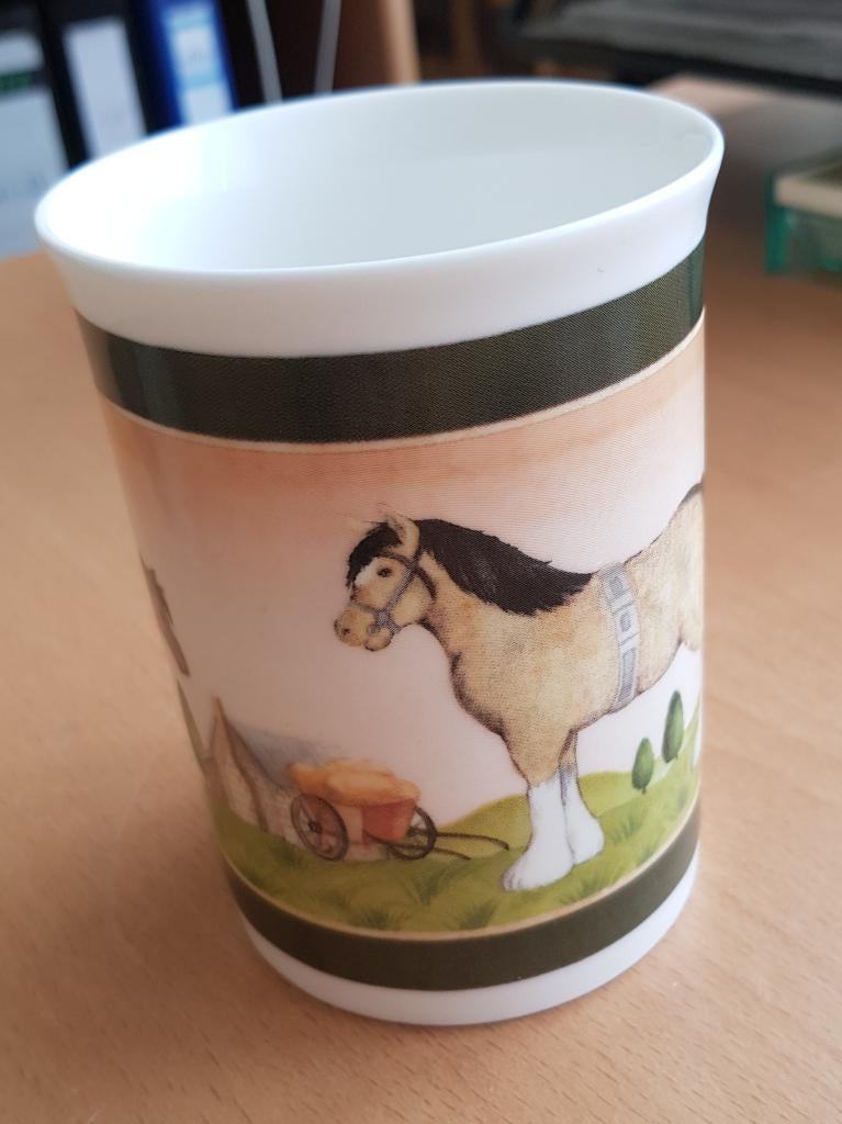 Mok/beker met paarden, Huis en Inrichting, Keuken | Servies, Ophalen, Overige typen, Zo goed als nieuw, Overige stijlen