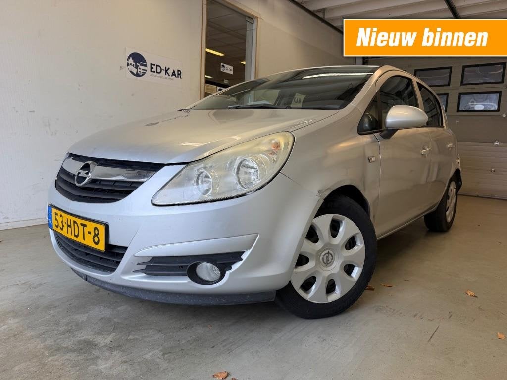 Opel CORSA 1.4-16V Enjoy 2DE EIG. KOUDE AIRCO RIJDT GOED NAP, Auto's, Gebruikt, 4 cilinders, 49 €/maand, Bedrijf