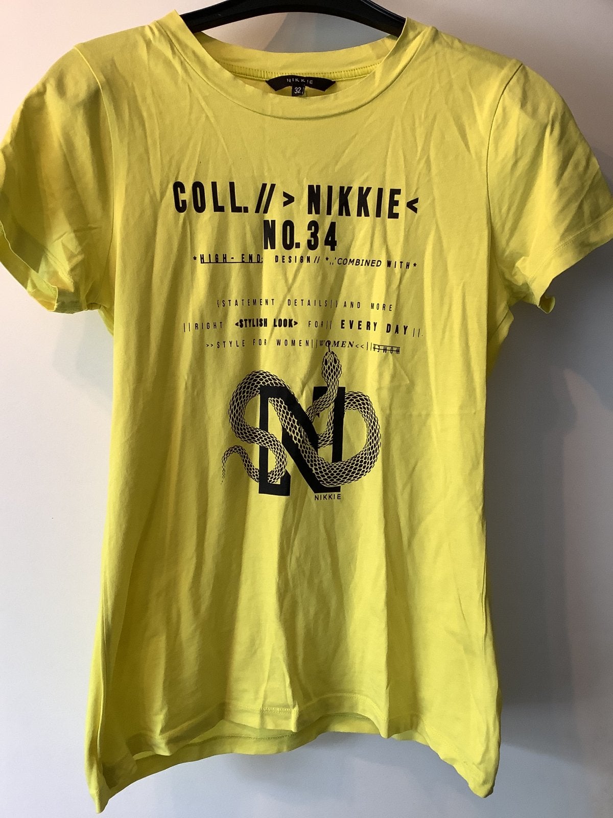 Nikkie T-shirt geel met print - Maat 32, Geel, Ophalen of Verzenden, Korte mouw, Maat 34 (XS) of kleiner