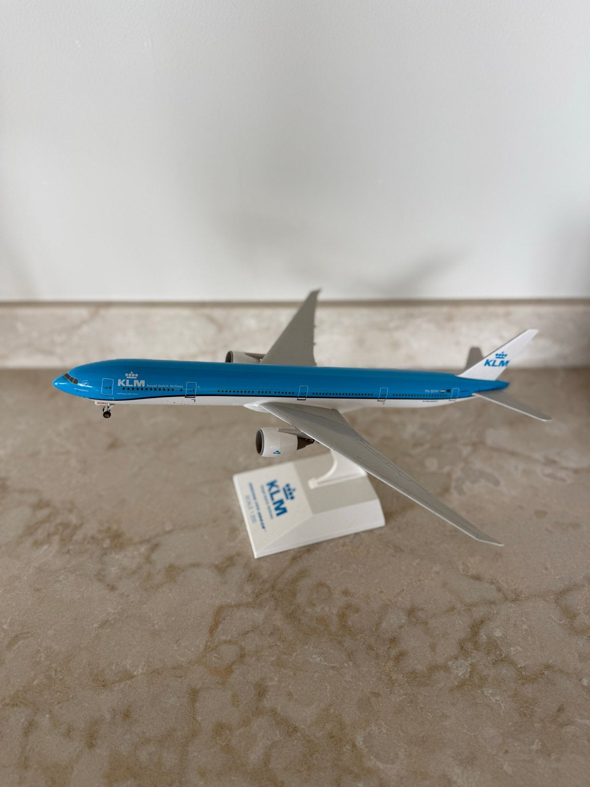 KLM Boeing 777-300ER schaalmodel, Overige merken, 1:144 tot 1:200, Ophalen of Verzenden, Zo goed als nieuw