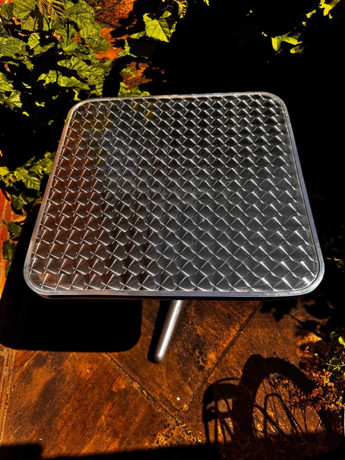 Stijlvolle aluminium bistrotafel voor binnen en buiten, Ophalen, Gebruikt, Vierkant, Metaal